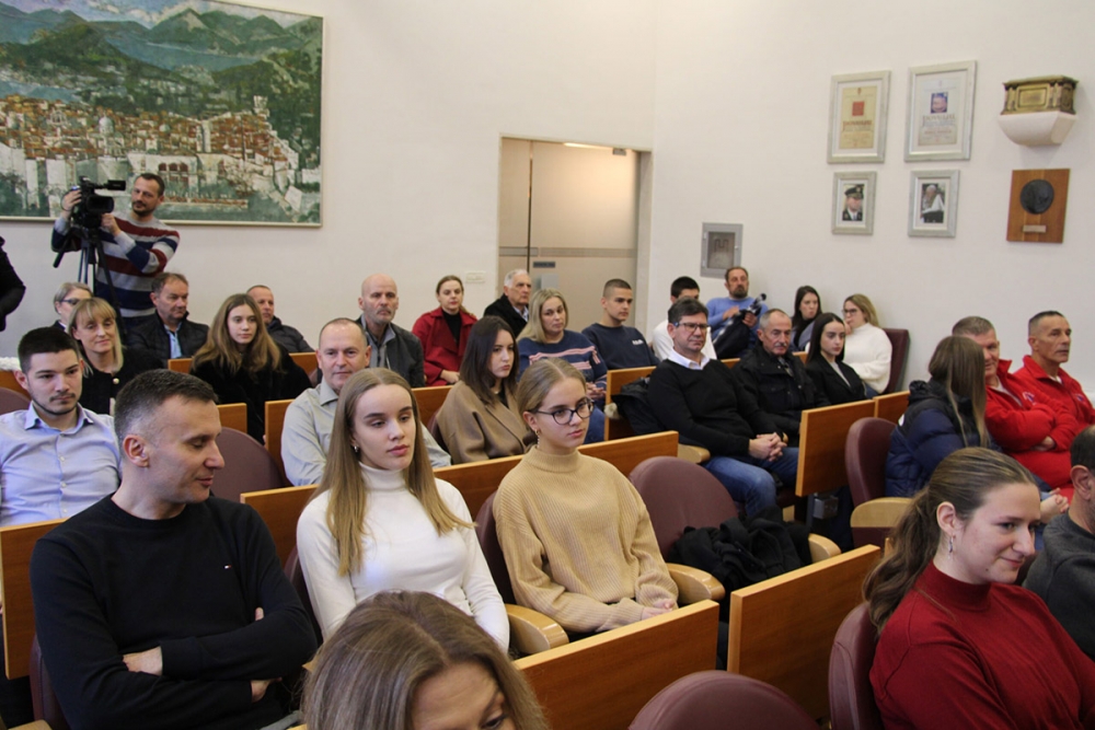 Najava svečanog potpisivanja ugovora o stipendiranju učenika i studenata Dubrovačko-neretvanske županije