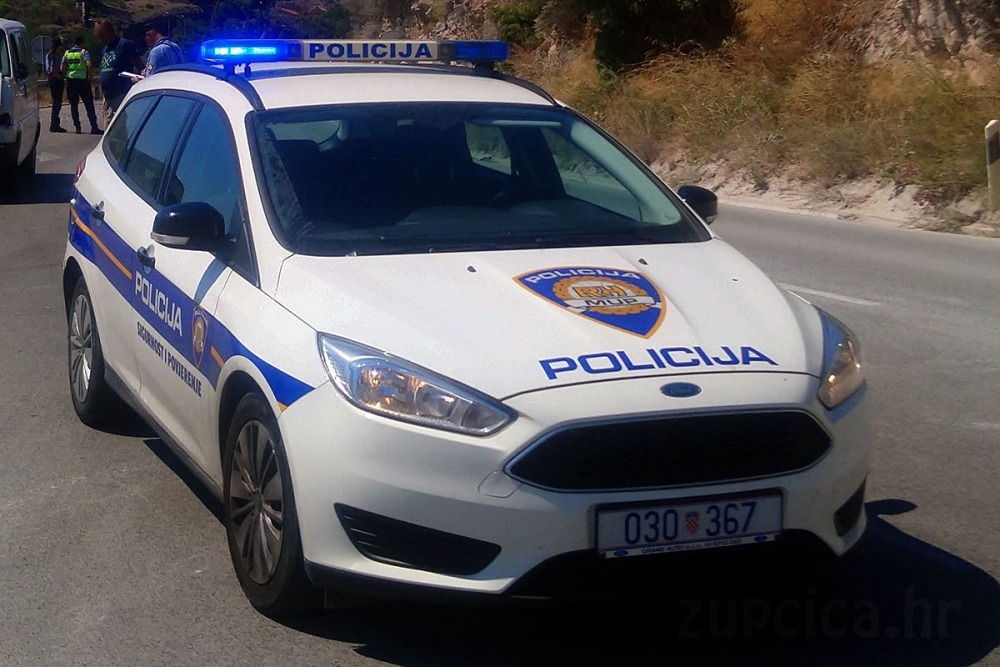 Državljanka BiH upravljala vozilom s 4,00 promila alkohola te na Dupcu udarila u parkirano osobno vozilo